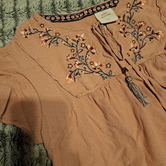 Knox Rose Pink Embroidered Flower Blouse with Tassels - Picture 5 of 6